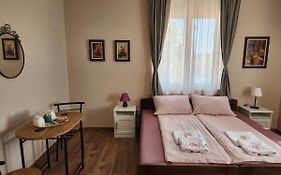 Roomsapartments Popcourt